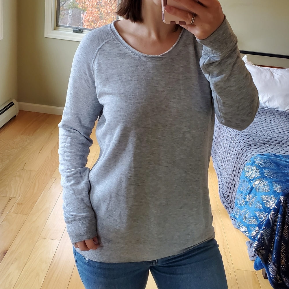 Green Tea relaxed fit gray pullover sweatshirt